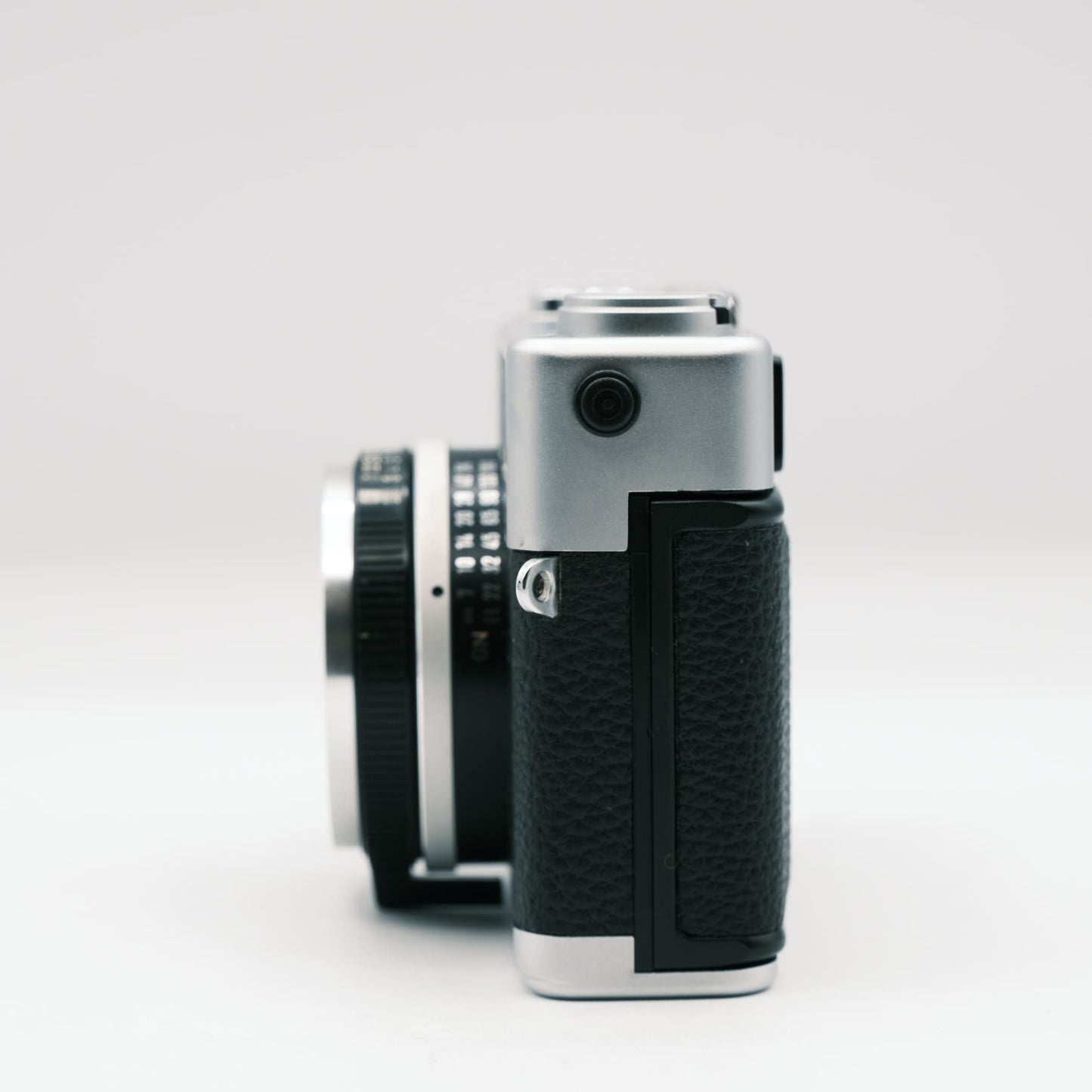 Minolta HI-Matic F Rokkor 38mm lens. f.2.7