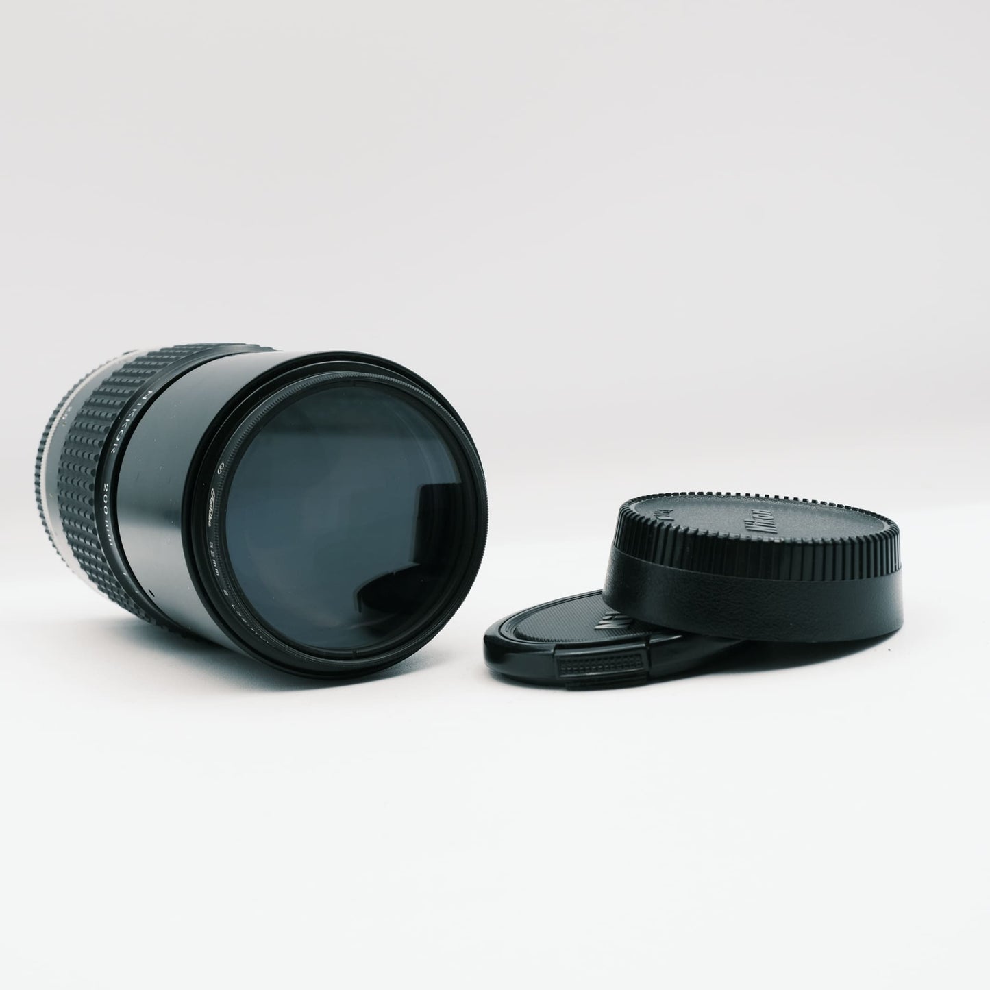 Nikon 200 mm f/4 Ai-S-Objektiv
