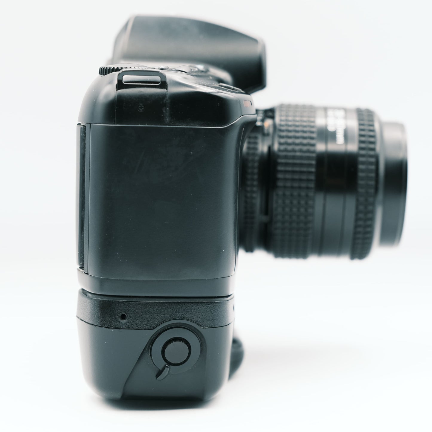 Nikon F90x Nikkor 35-80mm f4 and Nikon MB-10 optics