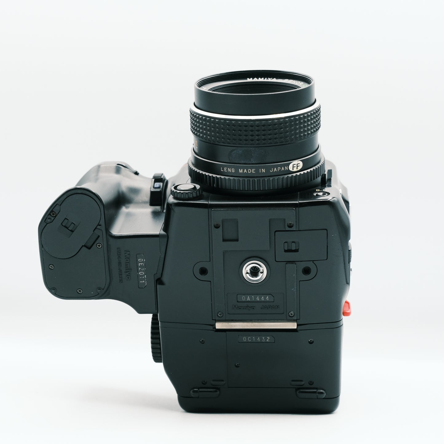 Mamiya 645 Pro Sekor C 80mm f2.8 lens and Mamiya SV AE Finder FK402
