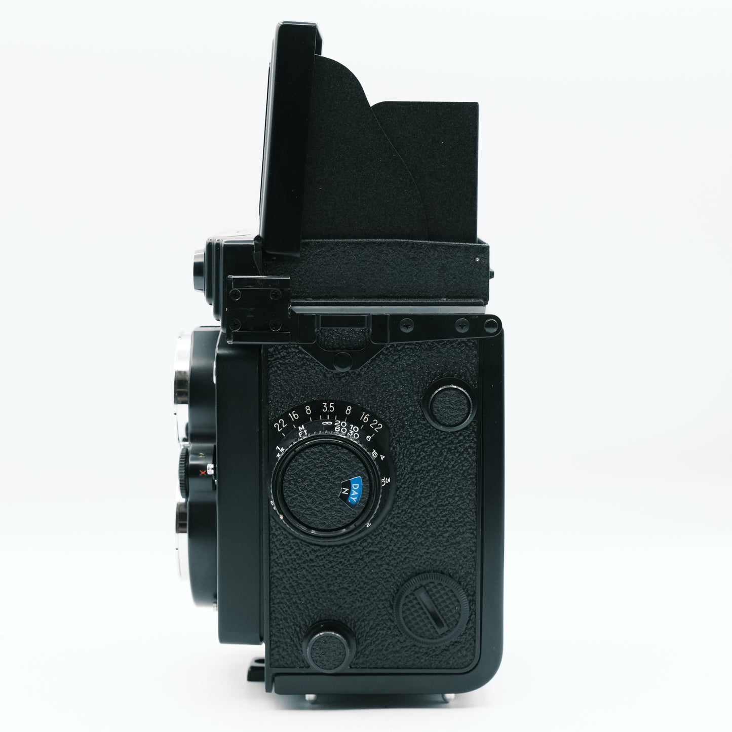 Yashica MAt 124 G Yashinon 80mm f/3.5 lens