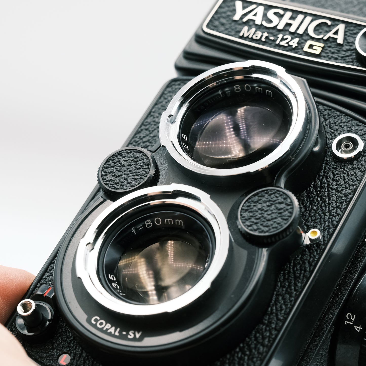 Yashica MAt 124 G Yashinon 80mm f/3.5 lens