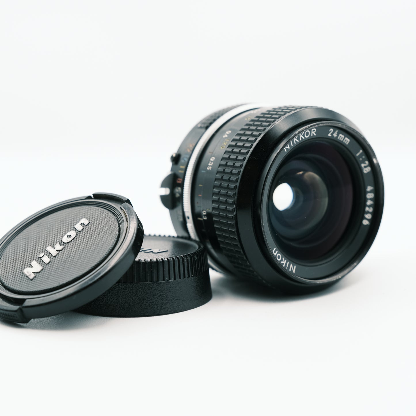 Nikon Nikkor 28 mm 1:3,5 AI-modifiziertes Objektiv