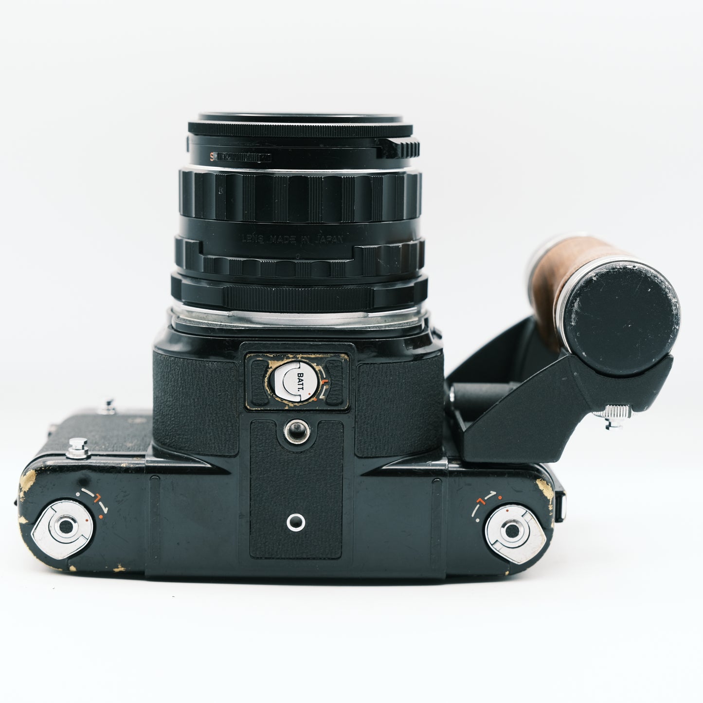 Pentax 6x7 MLU (Mirror Lock Up) SMC Takumar 90mm f2.8 leaf-shutter lens