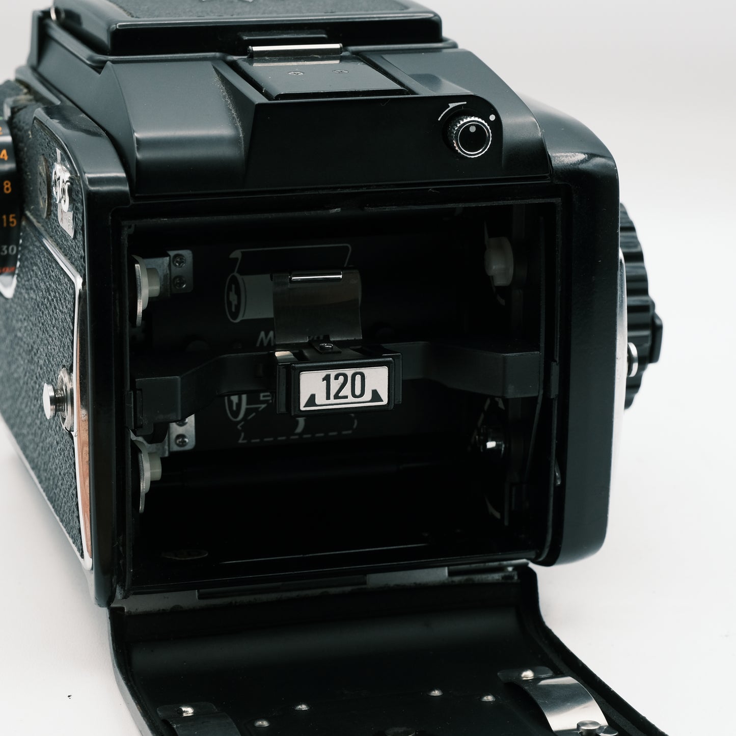 Mamiya M645 Sekor C 80mm f2.8 lens and sports finder