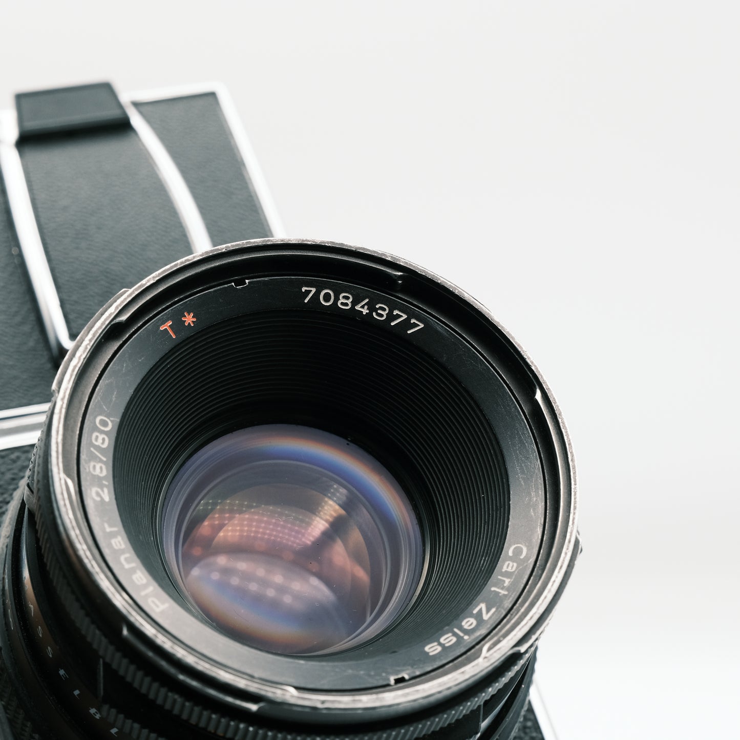 Hasselblad 500 C/M Zeiss Planar 80mm f2.8 lens
