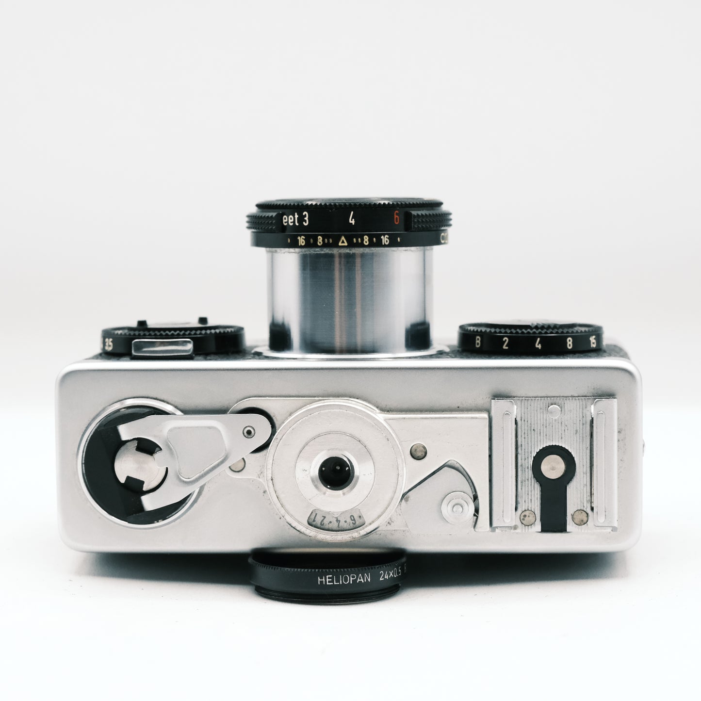 Rollei 35 Zeiss Tessar 3.5/40 lens and flash