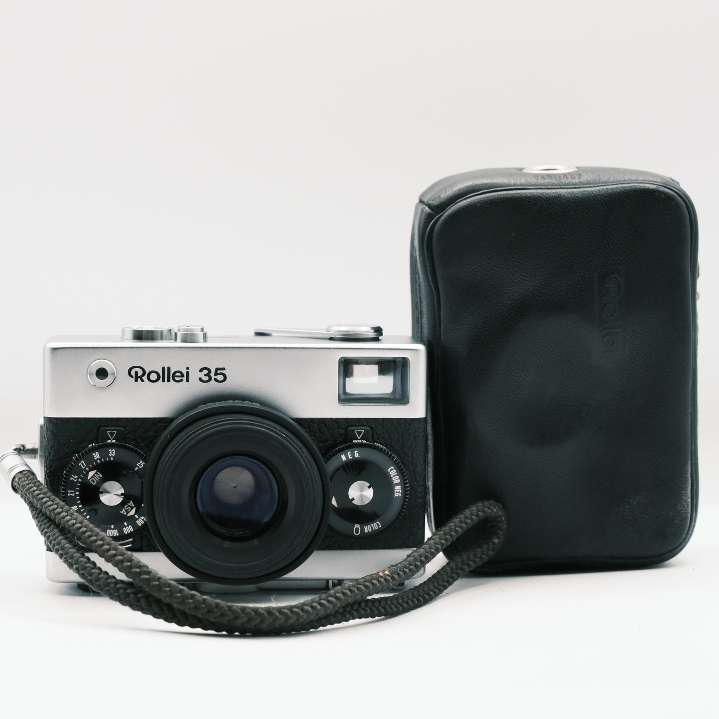 Rollei 35 Zeiss Tessar 3.5/40 lens and flash