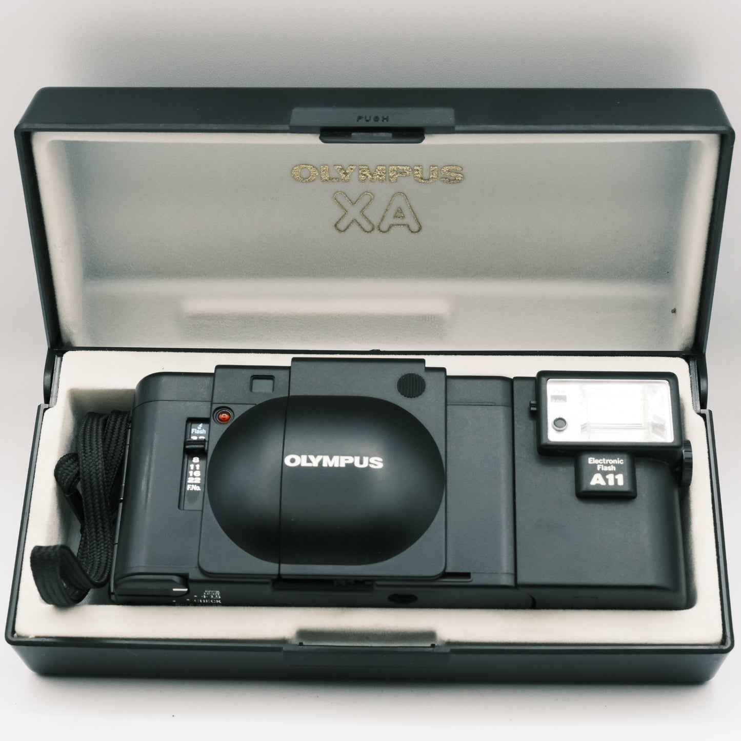Olympus XA Zuiko 35mm f2.8 lens