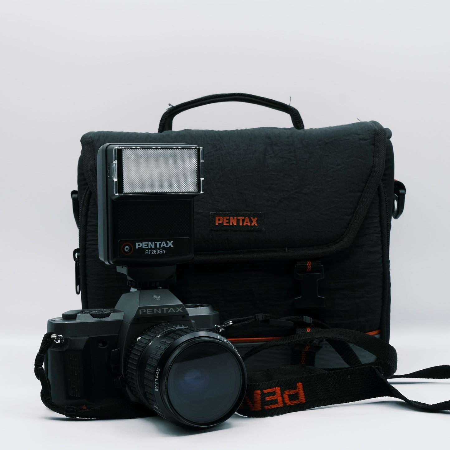 Pentax P 30T Pentax-A zoom lens 28-80mm f3.5/4.5
