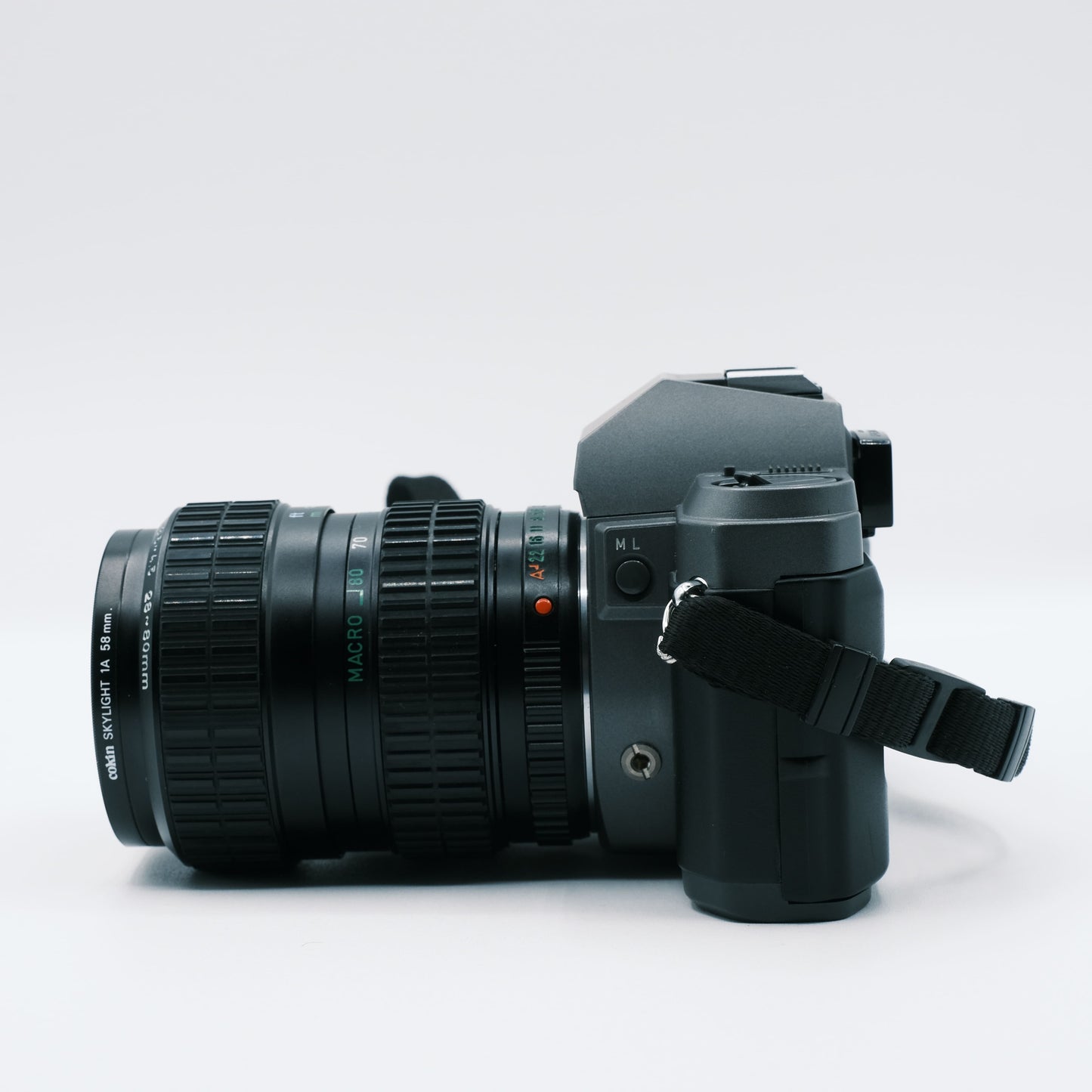 Pentax P 30T Pentax-A zoom lens 28-80mm f3.5/4.5