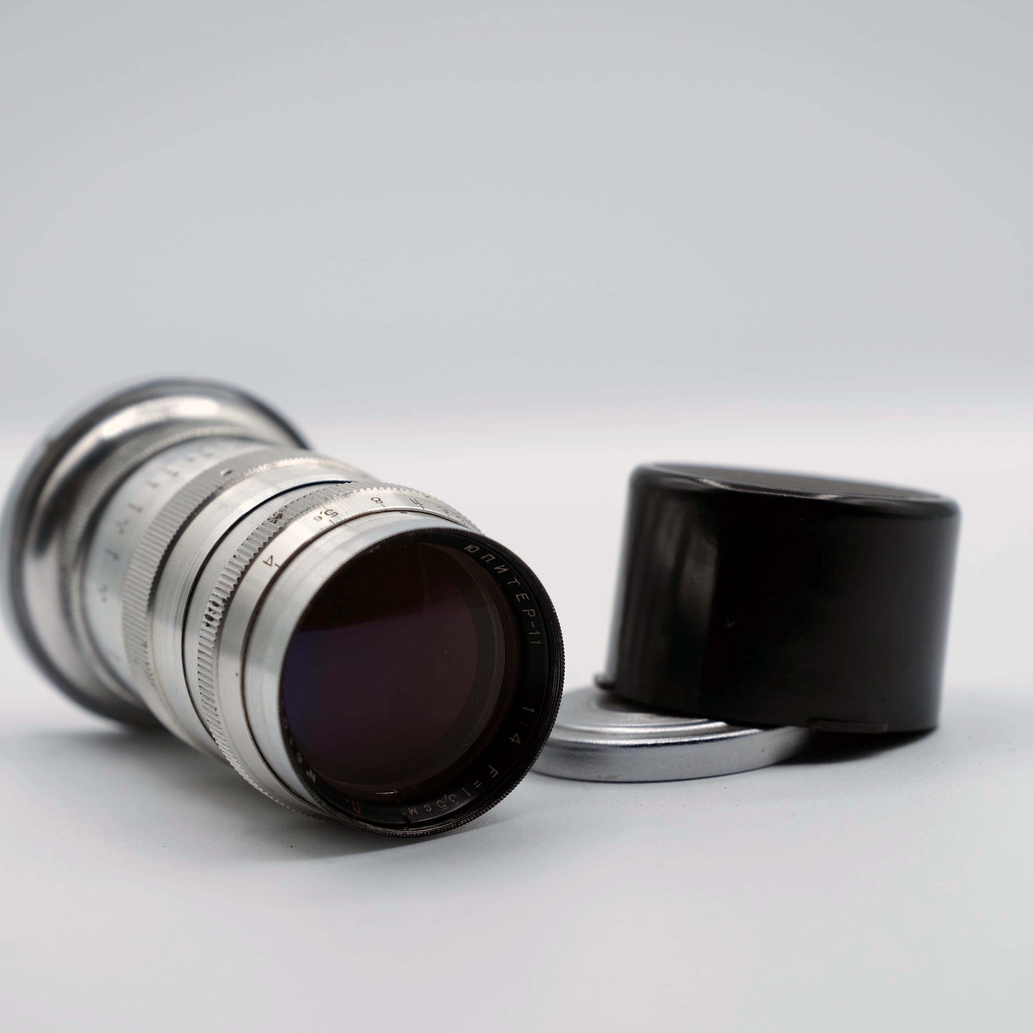 Jupiter 11 135mm f4 Objektiv für Kiev-Contax