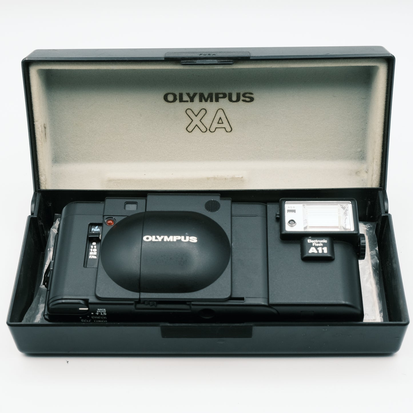 Olympus XA Zuiko 35mm f2.8 lens